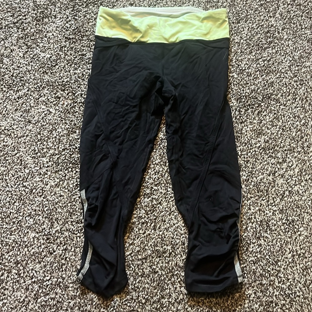 Lululemon Crop Leggings - Picture 6 of 8